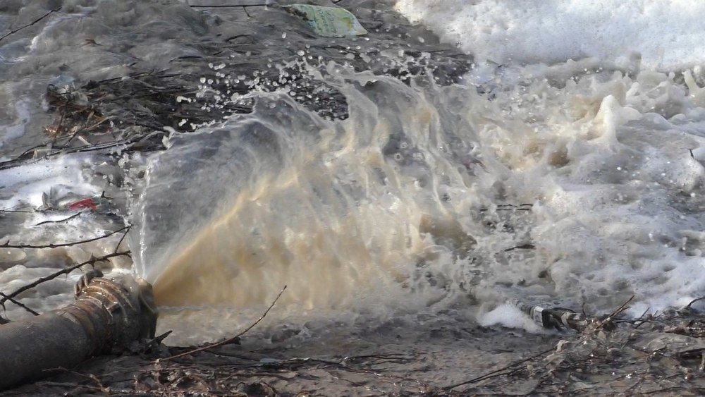Чудовищное нарушение: на территорию «ЛОСов» вновь сливают воду
