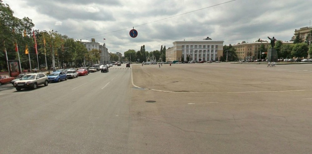 В Воронеже на площади Ленина девушка на «Шевроле» сбила пожилую женщину
