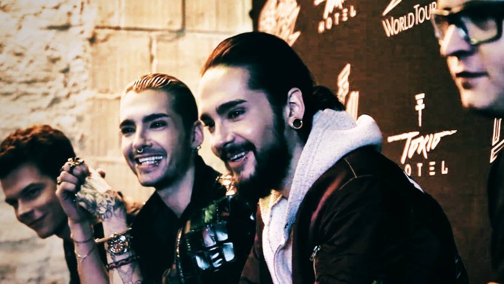 Воронежцы предлагают отправить группу Tokio Hotel в клуб «Колизей»