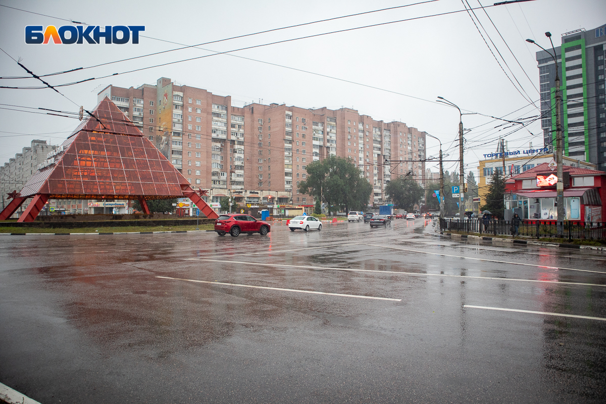 Аллея славы воронеж московский проспект фото Главную причину сентябрьских пробок показали на фото в Воронеже