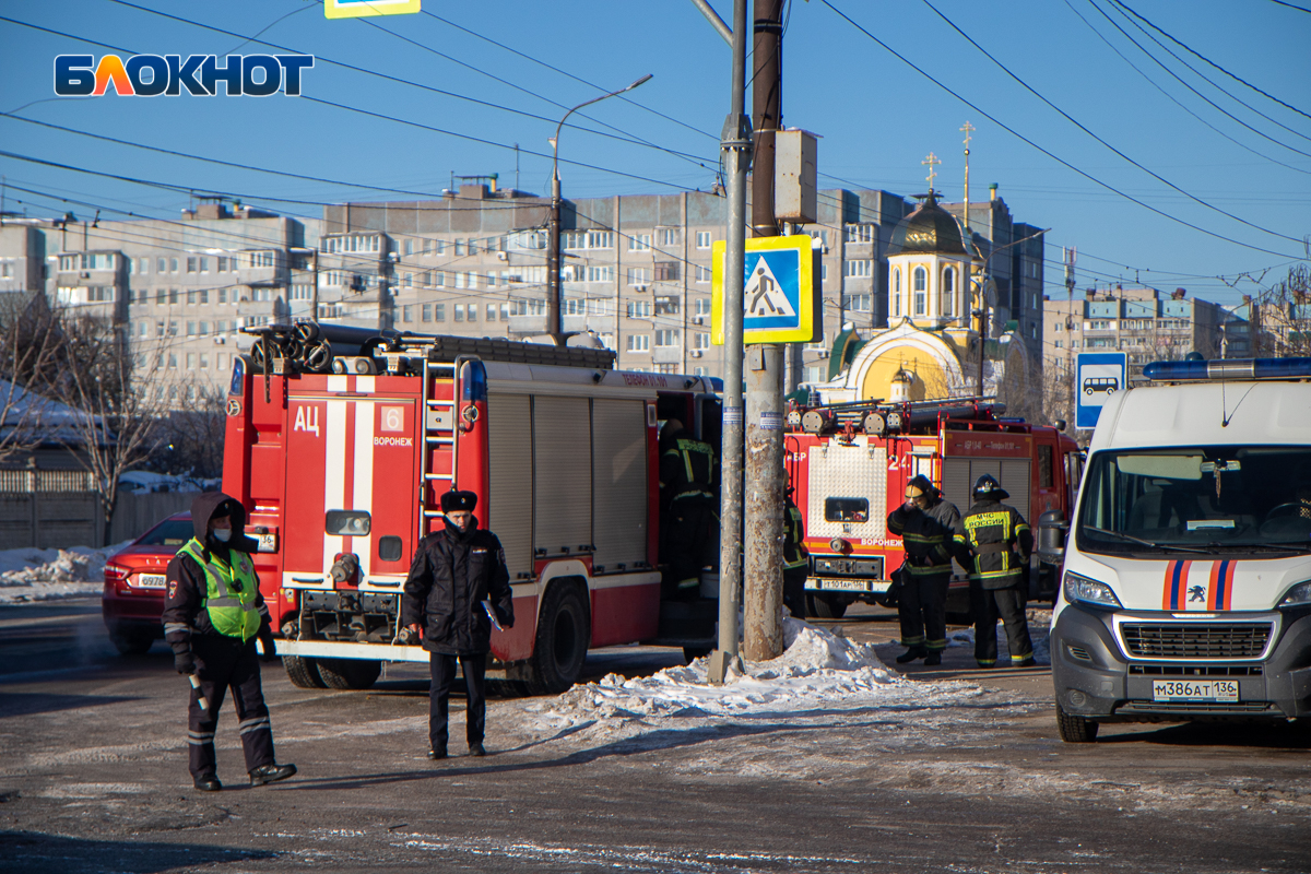 Ракетная опасность в воронеже воронеж сегодня. Взрыв в Воронеже 2024 сейчас. Взрыв дома в Воронеже сегодня Хользунова. Авария у града Воронеж вчера. Воронеж Коммунальная авария Хользунова 9 сентября.