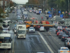 Двухкилометровая пробка после ДТП со спецтехникой сковала Московский проспект в Воронеже