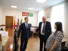Председатель облдумы Юрий Матузов лично доставил оборудование для бойца СВО из Бутурлиновки по прямому обращению с передовой