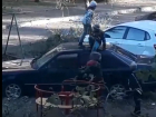 Пляски детей на крыше Mercedes записали на видео в Воронеже