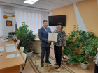 Помощью школам и набором волонтеров занялся воронежский депутат Зачупейко