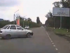 На видео попало, как под Воронежем едва не произошло ДТП из-за автохама на «десятке»