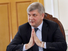 Александр Гусев заявил, на чьих примерах воспитывается воронежская молодежь