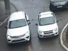 Опубликовано видео шокирующего расстрела водителя во дворе Воронежа