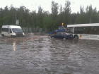 В затопленных районах Воронежа спасатели откачивают воду из-за сильного ливня