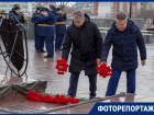 Кто из чиновников и депутатов пришел возложить цветы в Воронеже накануне 23 февраля