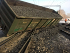 Под Воронежем вагон товарного поезда с углем сошел с рельсов