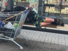 Переселить бомжа с остановки в управу района предложили воронежцы