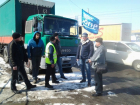 Воронежские дальнобойщики всю рабочую неделю стоят живым щитом на улице Ильюшина