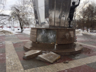 В Воронеже в очередной раз разрушился памятник ВДВ