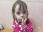 1,5-годовалую девочку в коляске нашли ночью без родителей в Воронеже