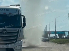 Мини-смерч обрушился на трассу М-4 «Дон» и попал на видео в Воронежской области