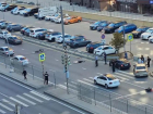 Курьера сбили прямо на пешеходном переходе в Воронеже