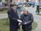О необычной прогулке в компании почтительных людей рассказал Сергей Петрин в Воронеже 