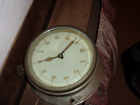 В квартире воронежца на стене обнаружили радиоактивные часы