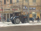 В Воронеже на борьбу со снегопадом выехали 90 единиц снегоуборочной техники