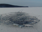 На Воронежском водохранилище под лед провалился 75-летний рыбак