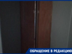 Лифт в девятиэтажке заставляет страдать матерей из Воронежа
