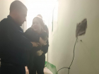 Замурованного котика достали из стены в Воронеже