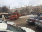 Снегоуборочная техника парализовала движение на главных улицах Воронежа