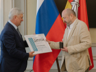 Платоновскую премию вручил известному режиссеру Женовачу губернатор Воронежской области