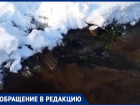«Затоплены все подвалы и подъезды»: вода била ручьем прямо во дворе дома в Воронеже