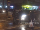 Перебранку пешехода с автомобилистом на Ваях записали на камеру в Воронеже