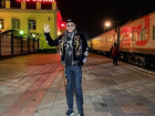 Филипп Киркоров в экстравагантном наряде прошелся по Воронежу 