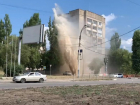 Мощнейший фонтан кипятка прорвался из-под земли и попал на видео в Воронеже