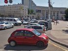 Власти Воронежа на 2 дня запретили парковаться у Кольцовского сквера