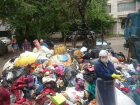В Воронеже сумасшедшая пенсионерка превратила свою квартиру в помойку