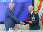 Одну из высших госнаград России вручил ветерану воронежский губернатор