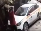 Лютое уничтожение машины «Яндекс Такси» попало на видео в Воронеже