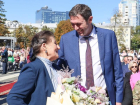 Мэр Воронежа поздравил заслуженную артистку Екатерину Молодцову с днем рождения