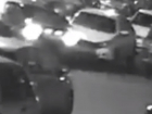 В воронежском дворе камера сняла на видео повреждение чужого авто