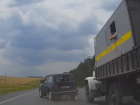 Опасное вождение на воронежской трассе попало на видео