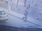 Слесарь устроил стрельбу на детской площадке и попал на видео в Воронеже