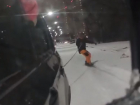 На видео попало, как воронежскую дорогу Шишкова-Тимирязева превратили в горнолыжный курорт