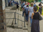Толпу у почтового отделения во время жары сняли в Воронеже