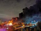 Мощный пожар объял склад обуви в микрорайоне ВАИ в Воронеже