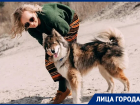 Фидель дома ведет себя, как кот, - хозяйка собаки-кенгуряки из Воронежа