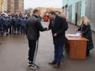Ключи от 11 служебных квартир вручил коммунальщикам мэр Воронежа