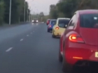 Забавную колонну из автомобильных «M&M’s» сняли на видео в Воронеже