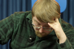 «Да пошла ты»: ссора влюбленных из-за подарков попала на видео в Воронеже 