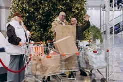 Продюсер Ольги Бузовой посетил Тыловую мастерскую в Центре Галереи Чижова