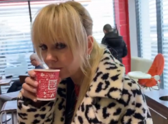 Валерия не побрезговала едой на заправке по дороге в Воронеж